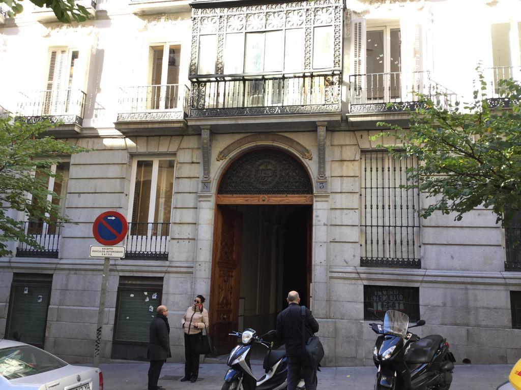 Opera By Forever Rentals Madrid Exterior photo